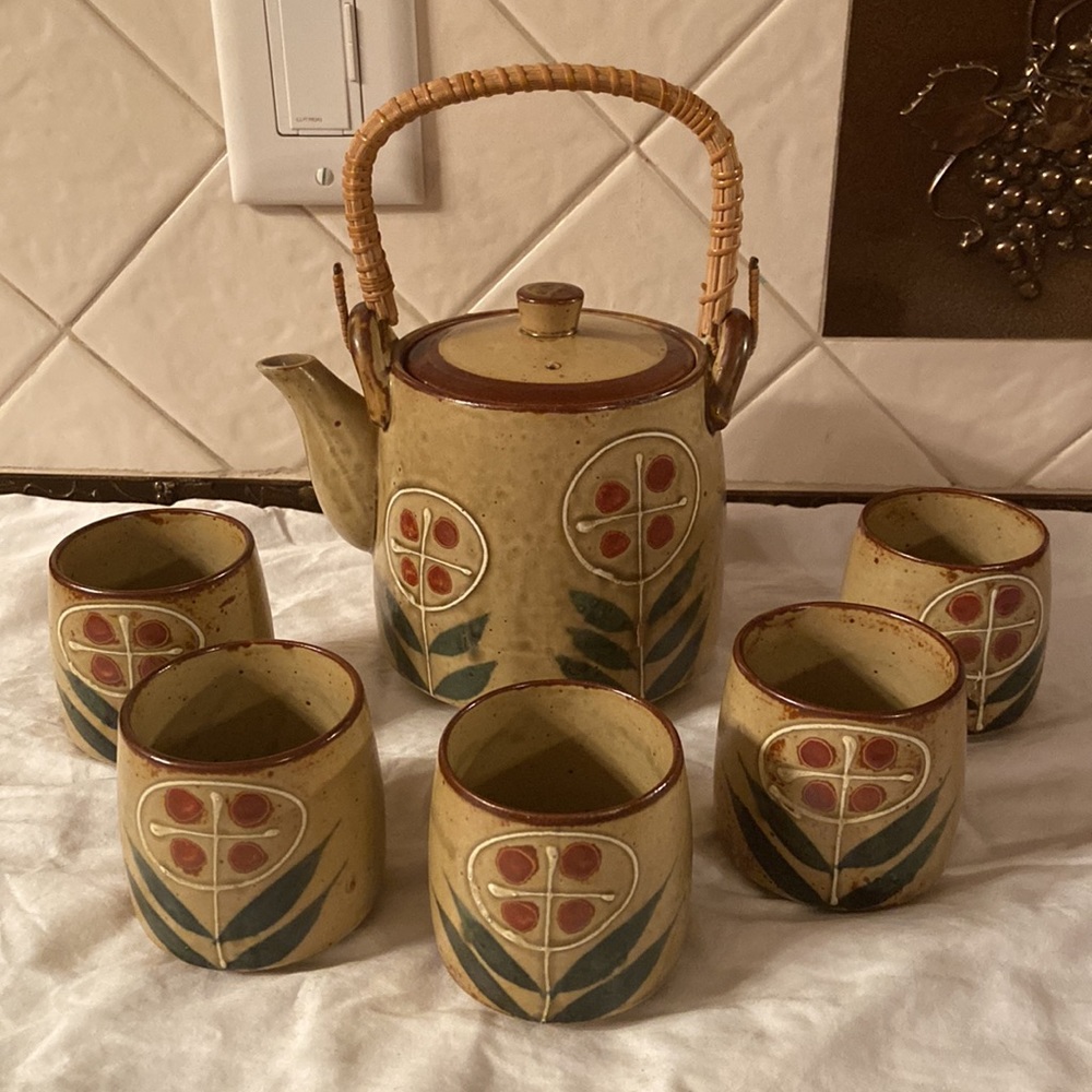 VINTAGE Japanese teapot saki set